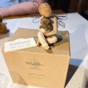 Willow Tree Angel of Comfort hand-painted resin figure Angel